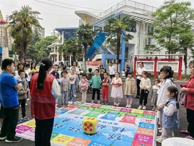 武汉经开区佳泰社区开展青少年创新环保活动